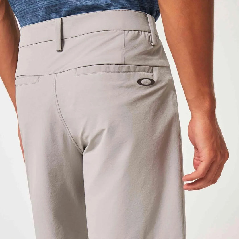 Oakley golf 2025 shorts clearance
